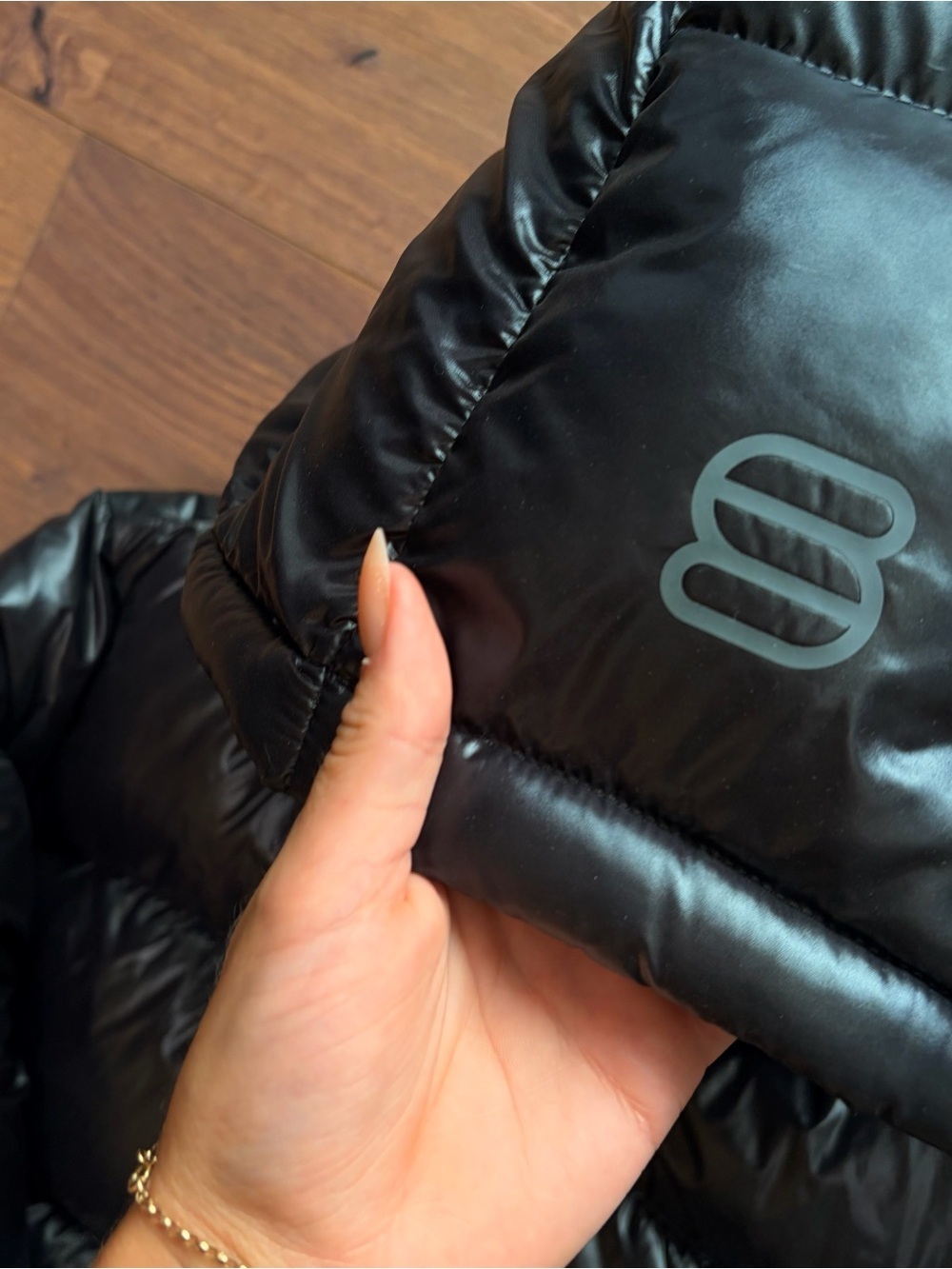 Aritzia Super Puff Shorty Jacket. 700+ Goose Down Winter Coat - Picture 3 of 5